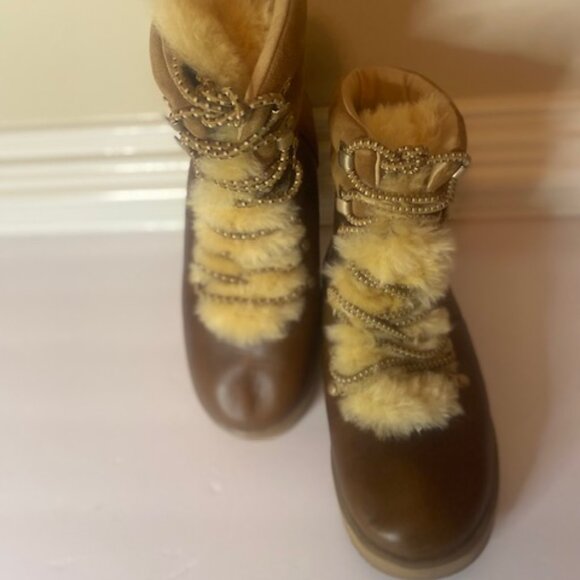 UGG VIKI Chestnut Waterproof Leather Sheepskin Women's Boots, SIZE 7.5 - Picture 7 of 8